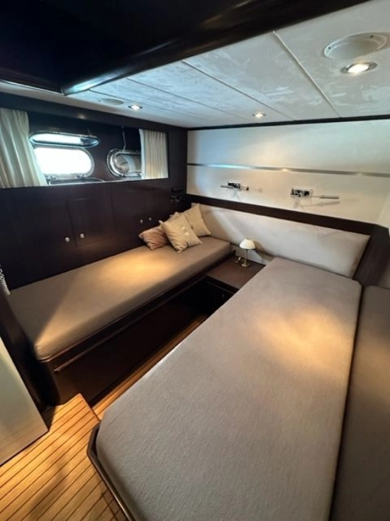 Elegance Yacht 78 Line usado à venda