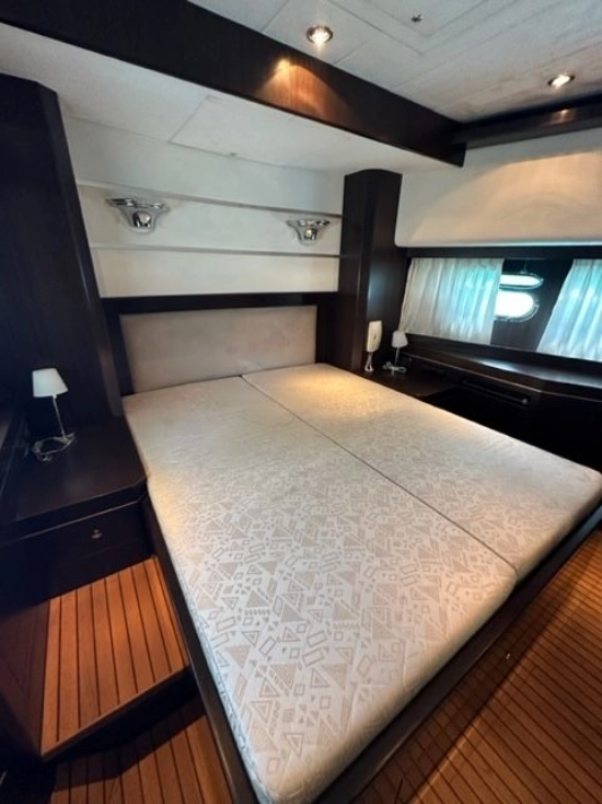 Elegance Yacht 78 Line usado à venda