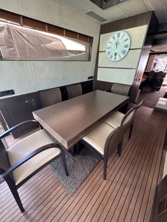 Elegance Yacht 78 Line usado à venda