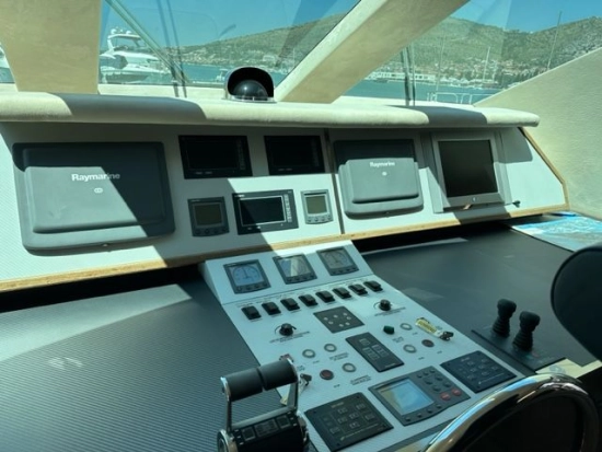 Elegance Yacht 78 Line usado à venda