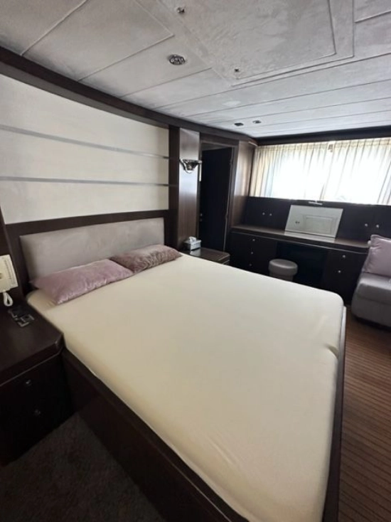 Elegance Yacht 78 Line usado à venda