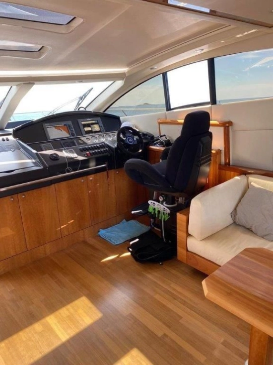 Sunseeker Predator 72 usata in vendita