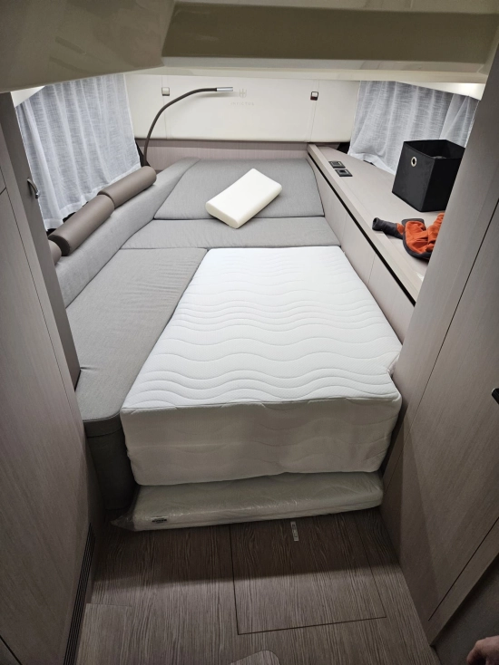 Invictus Yacht GT 370 S usado à venda