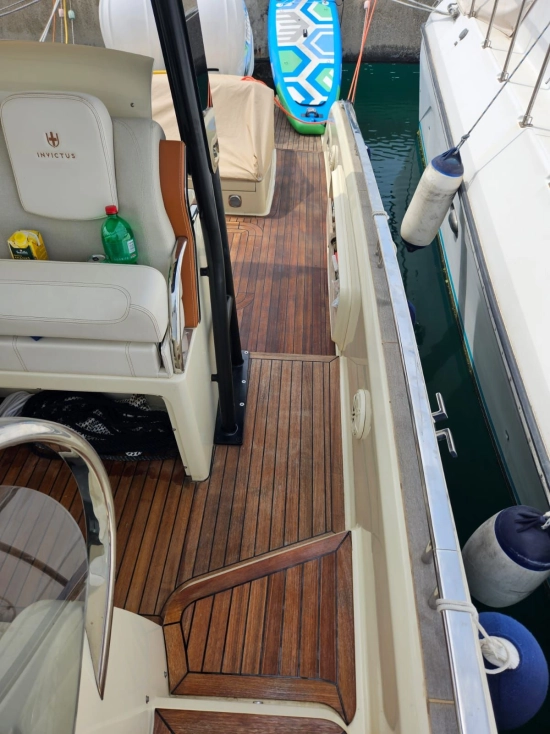 Invictus Yacht GT 370 S usado à venda