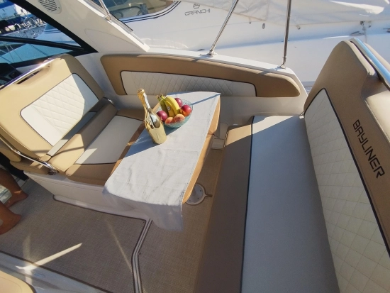 Bayliner 855 Cruiser usado à venda