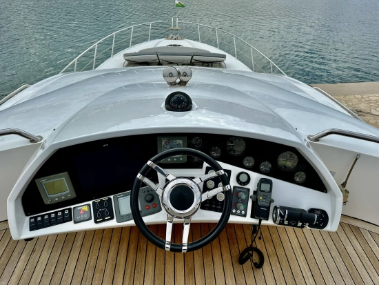 Sunseeker Predator 74 usata in vendita