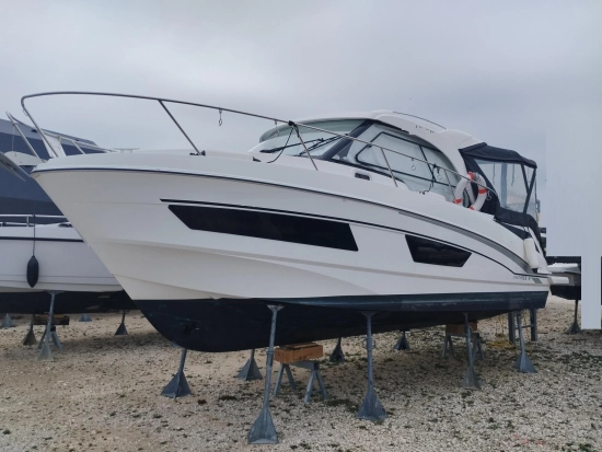 Beneteau Antares 9 OB usata in vendita