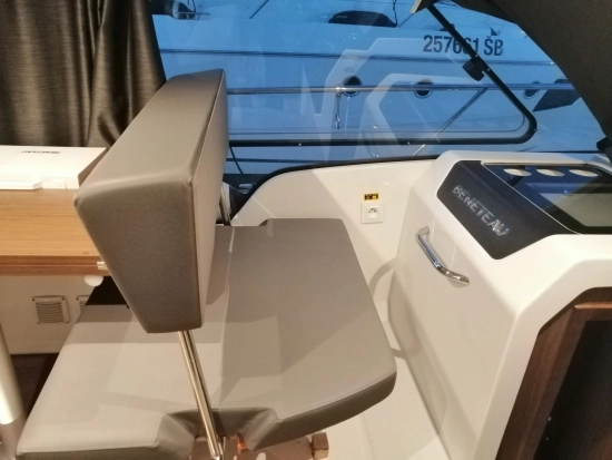Beneteau Antares 9 OB usata in vendita