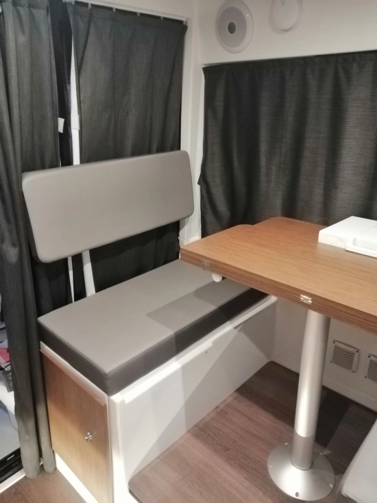 Beneteau Antares 9 OB usata in vendita