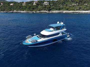 Custom Prestige 620 usata in vendita