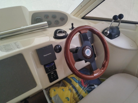 Sealine F37 usado à venda
