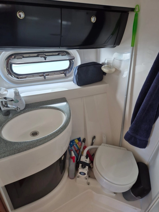 Sealine F37 usado à venda