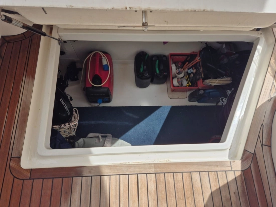 Sealine F37 usado à venda