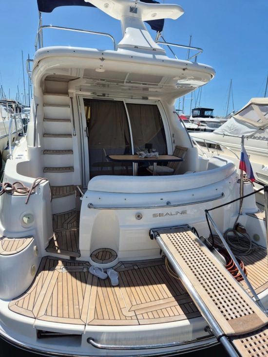 Sealine F37 usado à venda