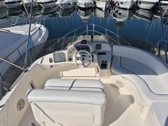 Sealine F37 usado à venda
