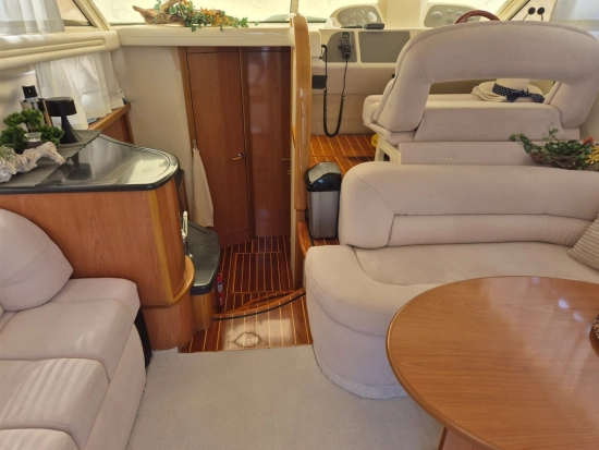 Sealine F37 usado à venda