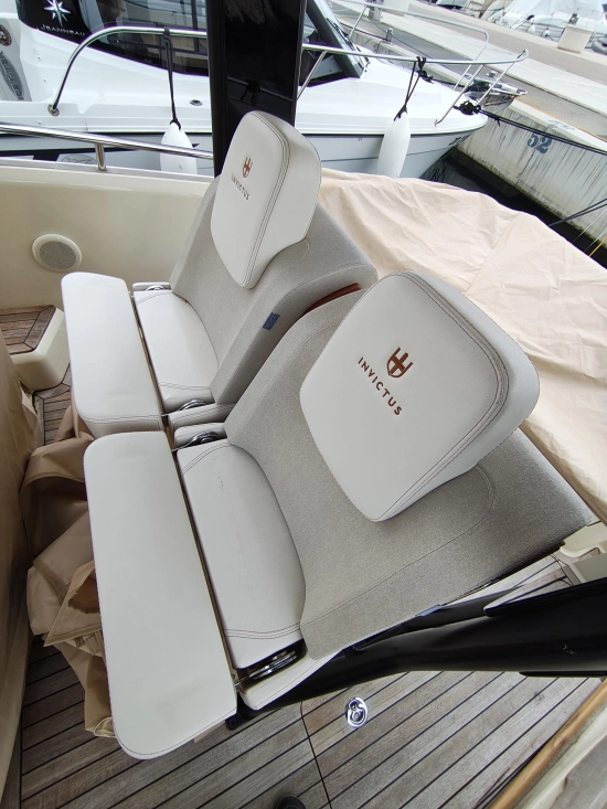 Invictus Yacht GT280 usata in vendita