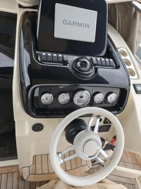 Invictus Yacht GT280 usata in vendita