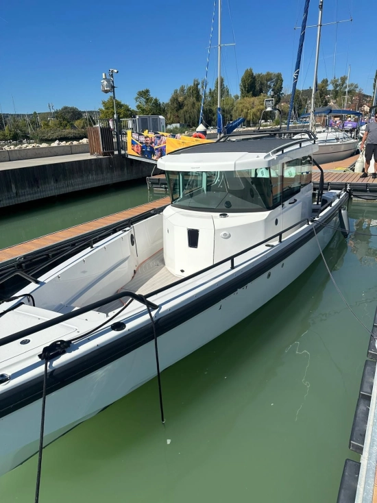 Axopar 28 Cabin usado à venda