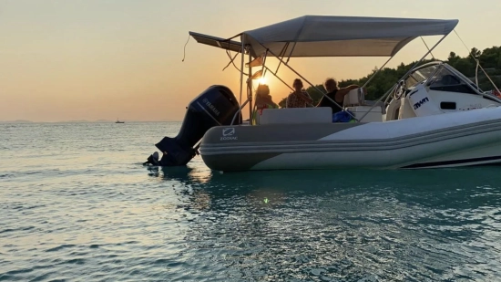 Zodiac NZO 700 Cabin de segunda mano en venta