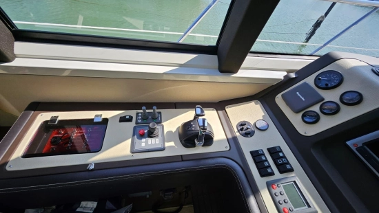 Azimut 62S usado à venda