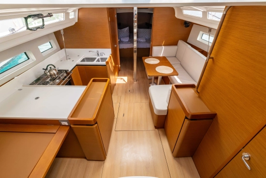 Jeanneau Sun Odyssey 440 usado à venda