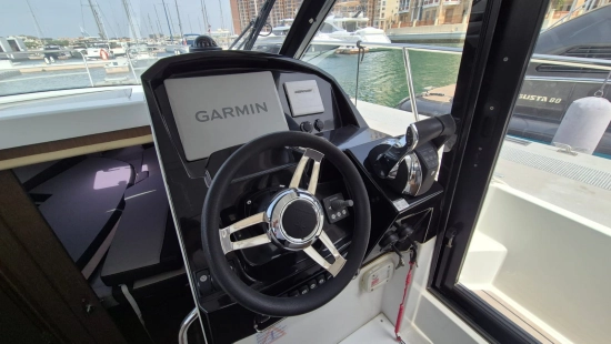 Jeanneau Merry Fisher 895 usado à venda