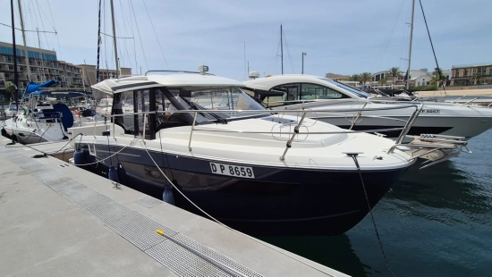 Jeanneau Merry Fisher 895 usado à venda