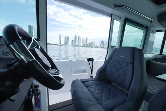 Axopar 37 XC Cross Cabin usata in vendita