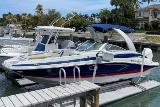 Crownline Eclipse E255 XS usado à venda