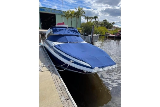 Crownline Eclipse E255 XS usado à venda