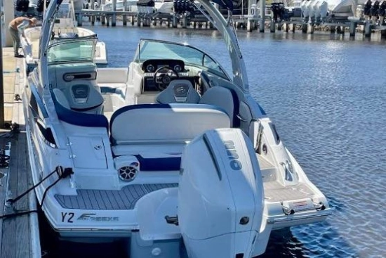 Crownline Eclipse E255 XS usado à venda
