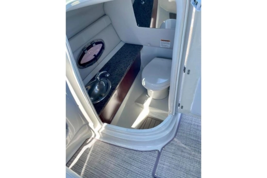 Crownline Eclipse E255 XS usado à venda