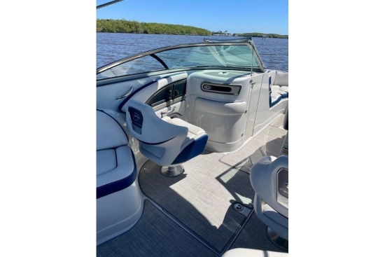 Crownline Eclipse E255 XS usado à venda