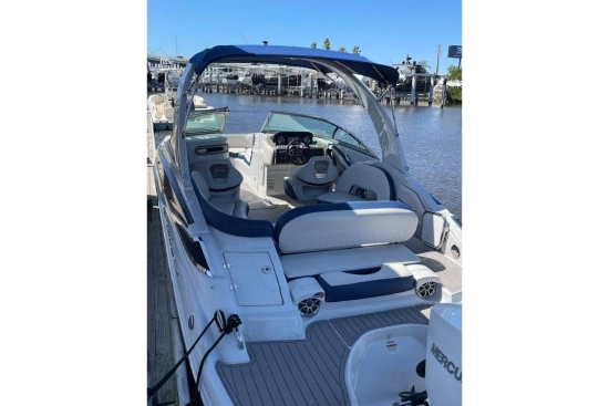 Crownline Eclipse E255 XS usado à venda
