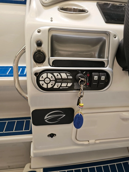 Crownline 270 CR usado à venda