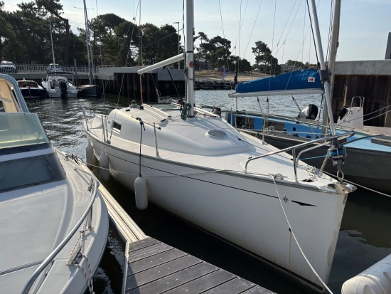 Jeanneau SUN 2500 usado à venda