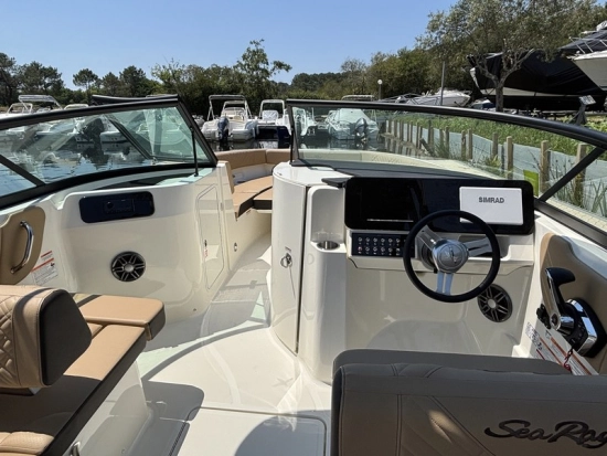 Sea Ray SDX 230 usata in vendita