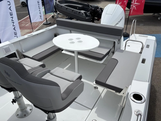 Jeanneau Cap Camarat 7.5 CC 3 nuova in vendita