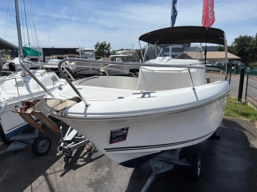 Jeanneau Cap Camarat 7.5 CC usado à venda
