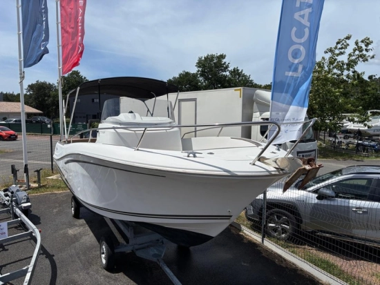 Jeanneau Cap Camarat 7.5 CC usata in vendita