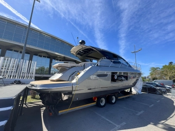 Cranchi M44 HT usado à venda