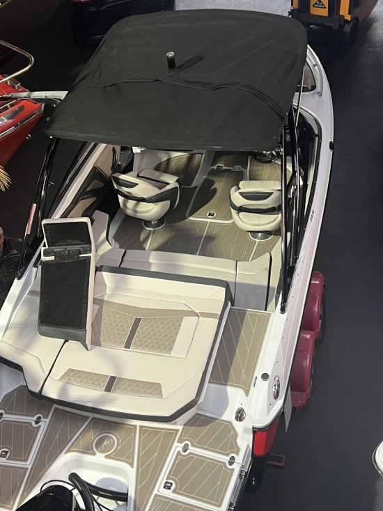 Monterey 215ss nuova in vendita
