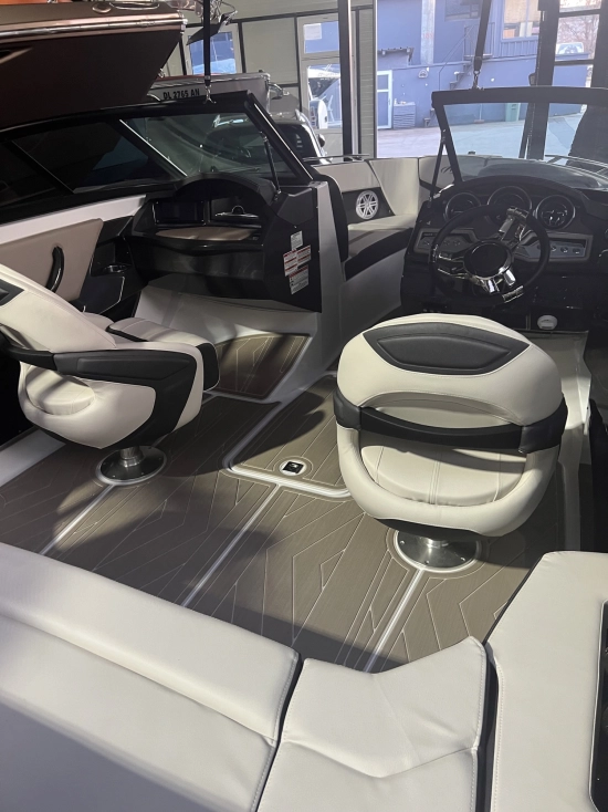 Monterey 215ss nuova in vendita