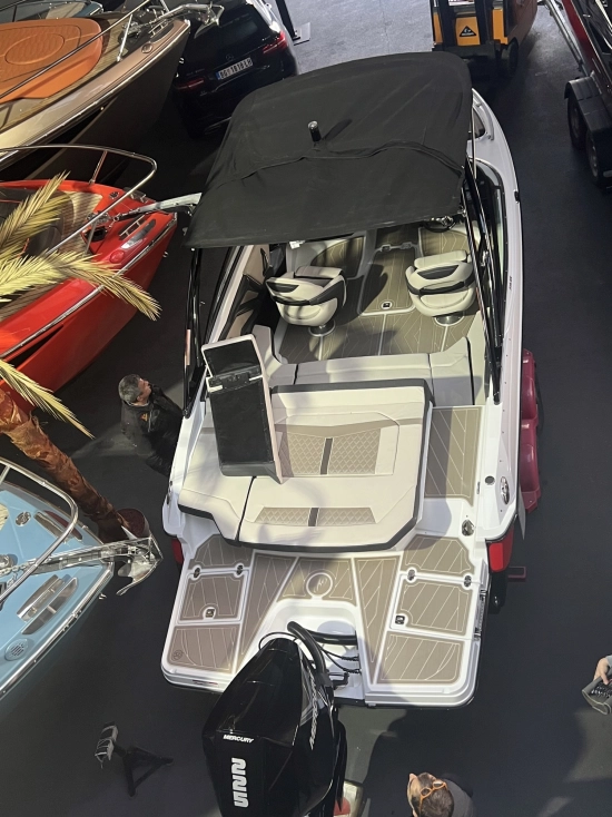 Monterey 215ss nuova in vendita