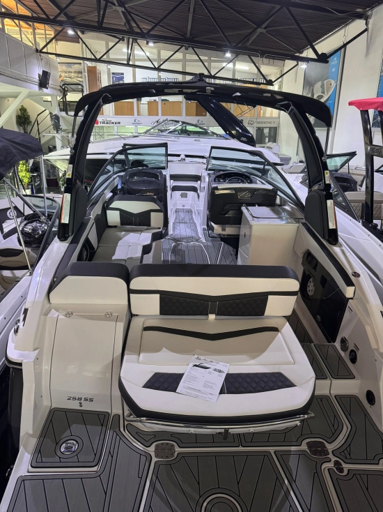 Monterey 258 SS usata in vendita