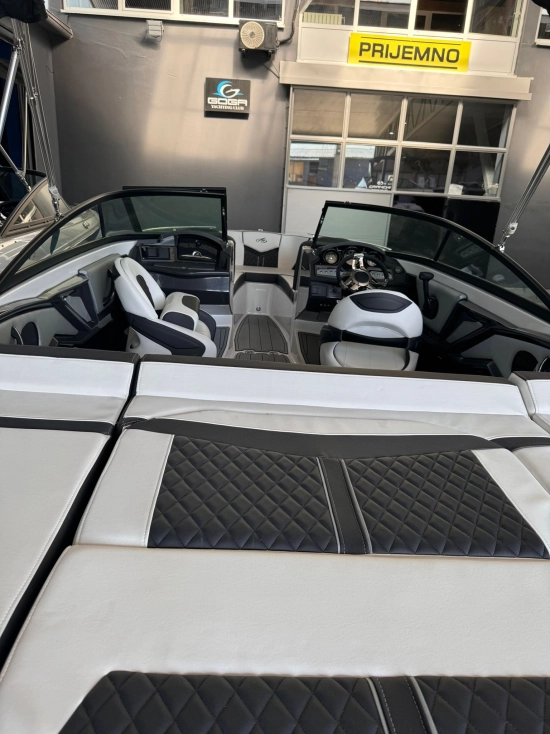 Monterey 218 SS nuevo en venta