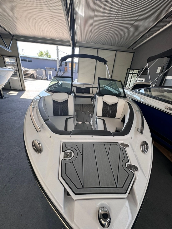 Monterey 218 SS nuevo en venta
