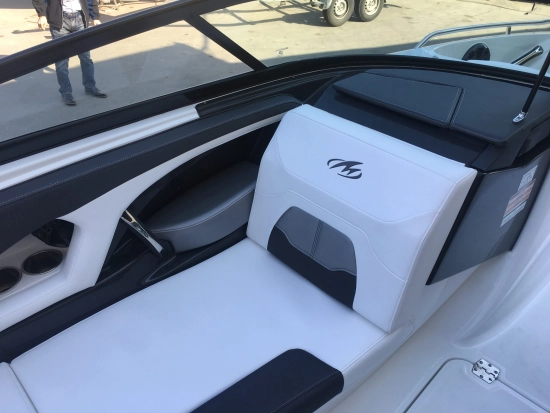 Monterey 224 FS usata in vendita
