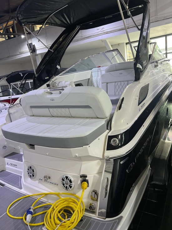 Regal 28 Express usata in vendita